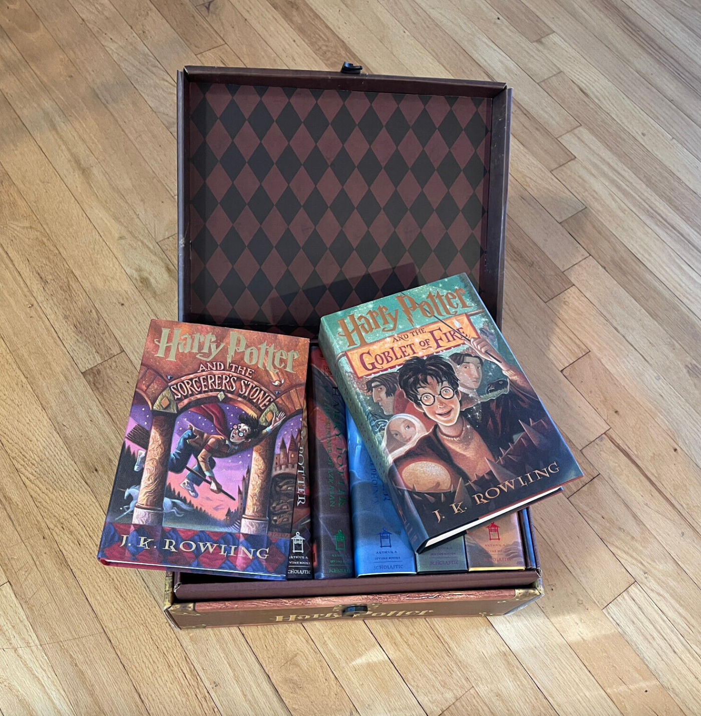 Harry Potter Hardcover Boxed Set: Books 1-7 (Trunk)