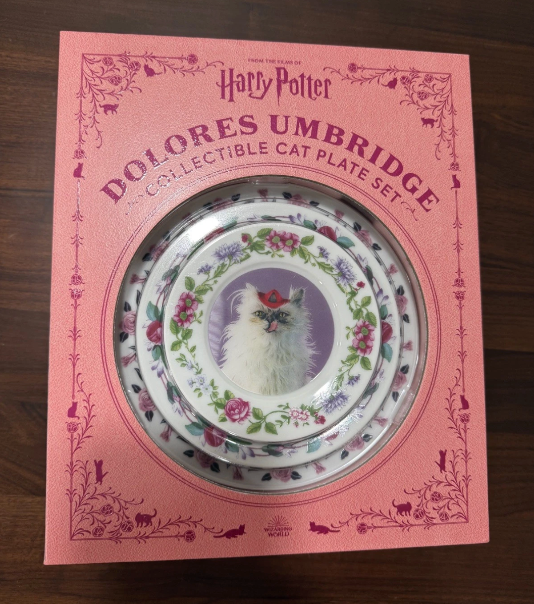 Dolores Umbridge Collectible Cat Plate Set